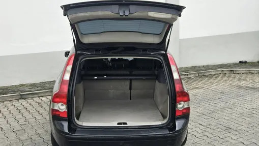 VOLVO V50 -