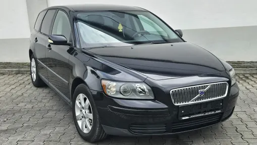 VOLVO V50 -
