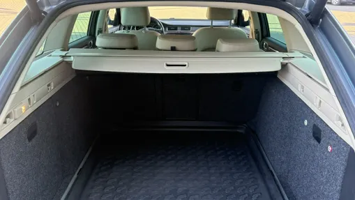SKODA Superb -