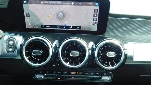 MERCEDES-BENZ GLB -