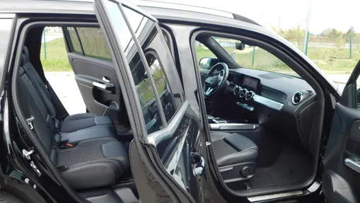 MERCEDES-BENZ GLB -