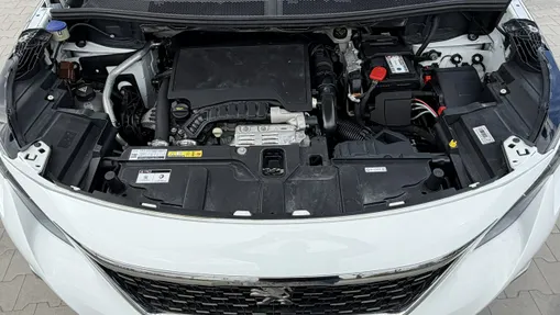 PEUGEOT 3008 -