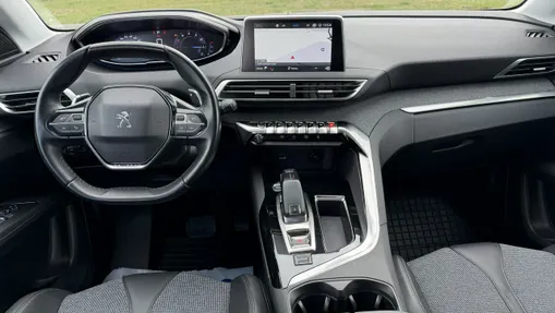 PEUGEOT 3008 -