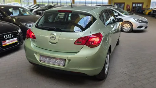 OPEL Astra -