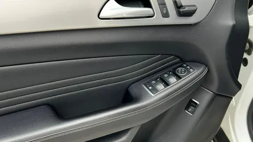 MERCEDES-BENZ ML -