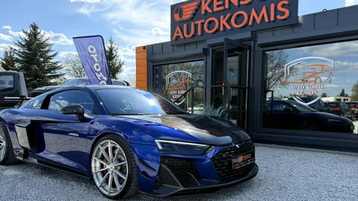 AUDI R8 -