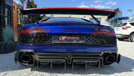 AUDI R8 -