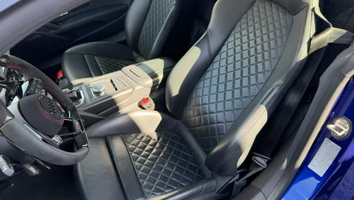 AUDI R8 -