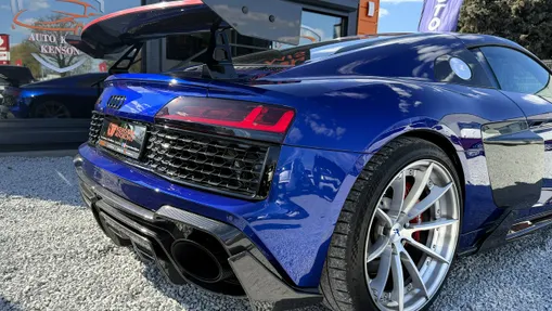 AUDI R8 -
