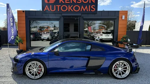 AUDI R8 -