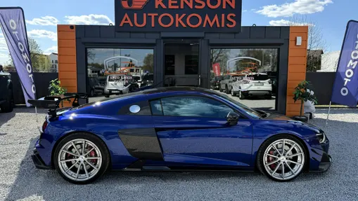 AUDI R8 -