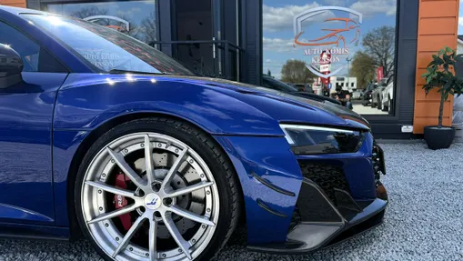 AUDI R8 -