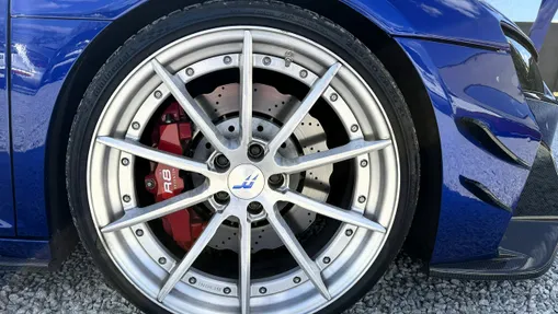 AUDI R8 -