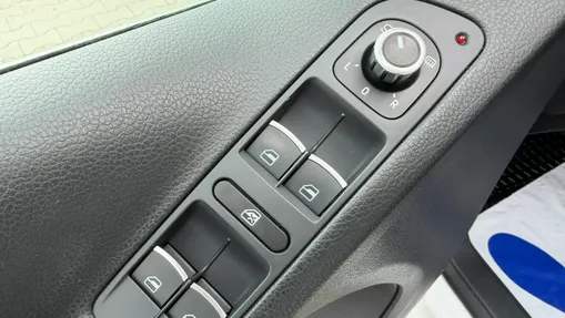 VOLKSWAGEN Tiguan -