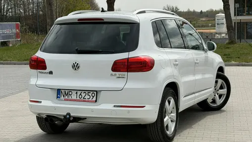 VOLKSWAGEN Tiguan -