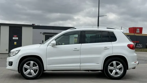 VOLKSWAGEN Tiguan -