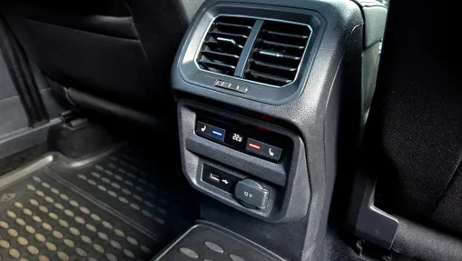 VOLKSWAGEN Tiguan -