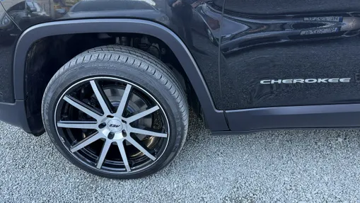 JEEP Cherokee -