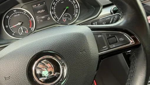 SKODA Superb -