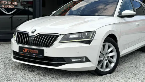 SKODA Superb -