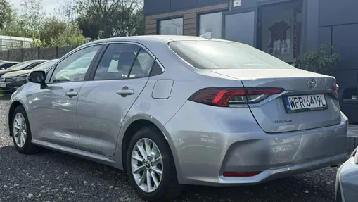 TOYOTA Corolla -