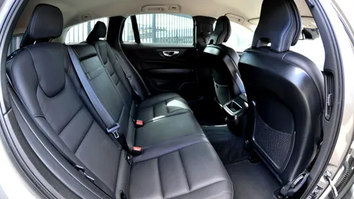 VOLVO V60 -