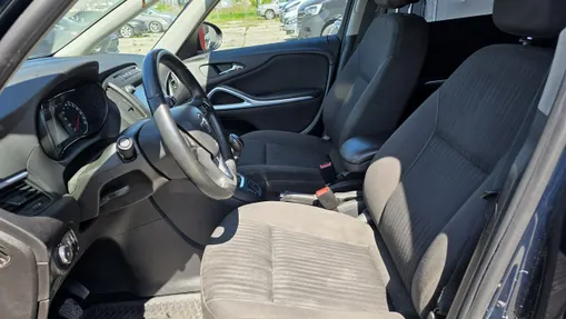 OPEL Zafira -