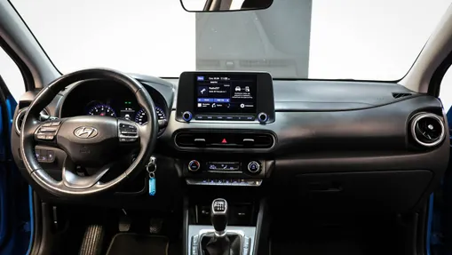 HYUNDAI Kona -