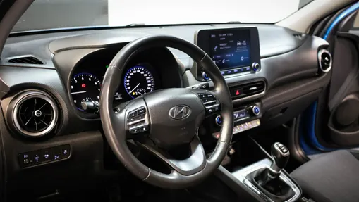 HYUNDAI Kona -