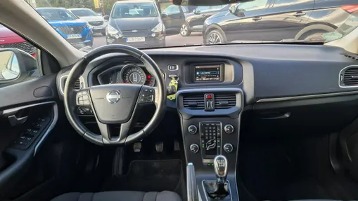 VOLVO V40 -