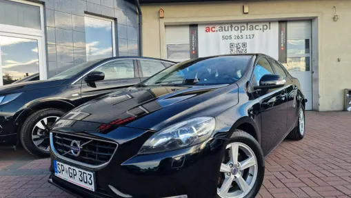 VOLVO V40 -