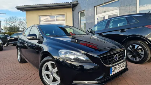 VOLVO V40 -