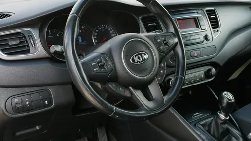 KIA Carens -