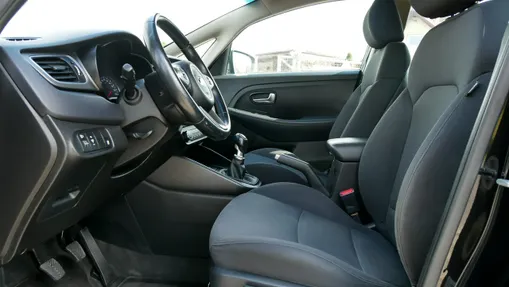 KIA Carens -