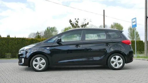 KIA Carens -