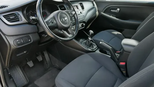 KIA Carens -