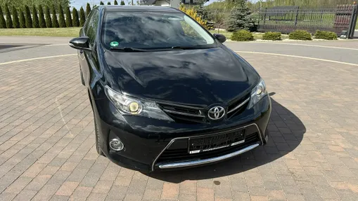 TOYOTA Auris -