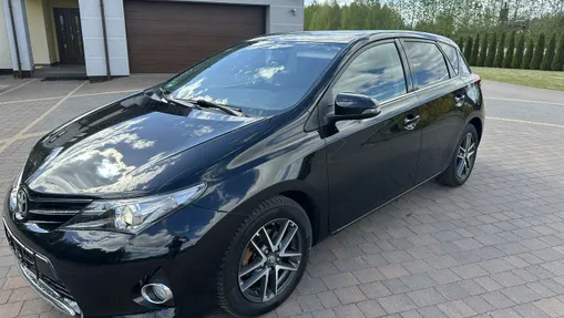 TOYOTA Auris -