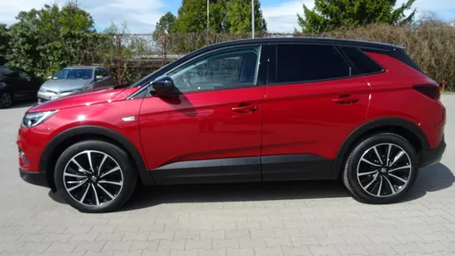 OPEL Grandland X -