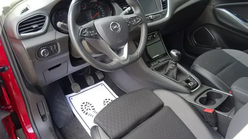 OPEL Grandland X -