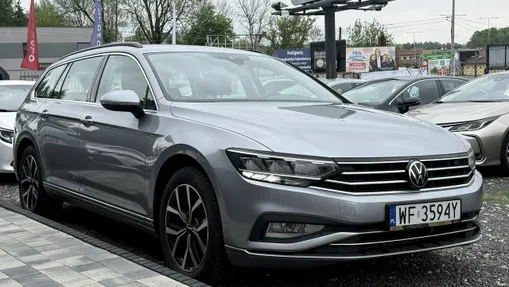 VOLKSWAGEN Passat -