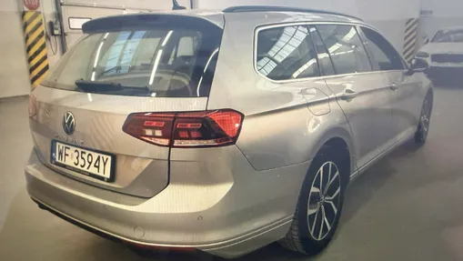 VOLKSWAGEN Passat -