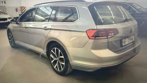 VOLKSWAGEN Passat -