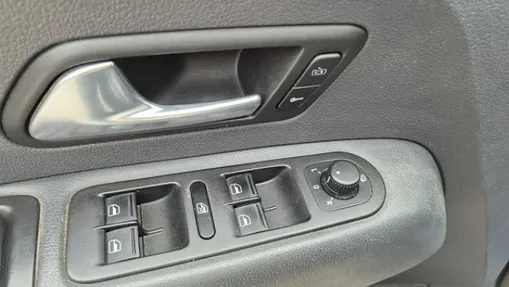 VOLKSWAGEN Amarok -