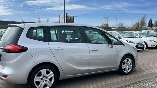 OPEL Zafira -