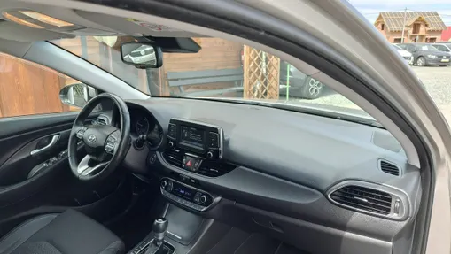 HYUNDAI i30 -
