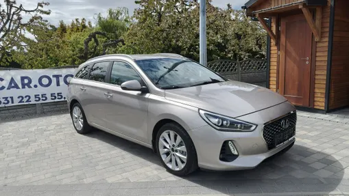 HYUNDAI i30 -
