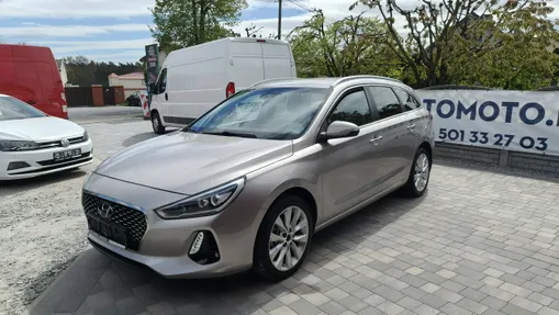 HYUNDAI i30 -