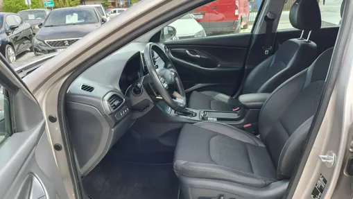 HYUNDAI i30 -