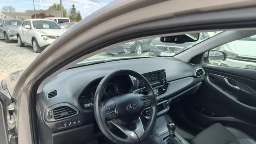 HYUNDAI i30 -